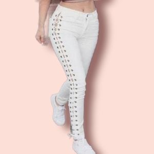 GOOD AMERICAN lace up jeans